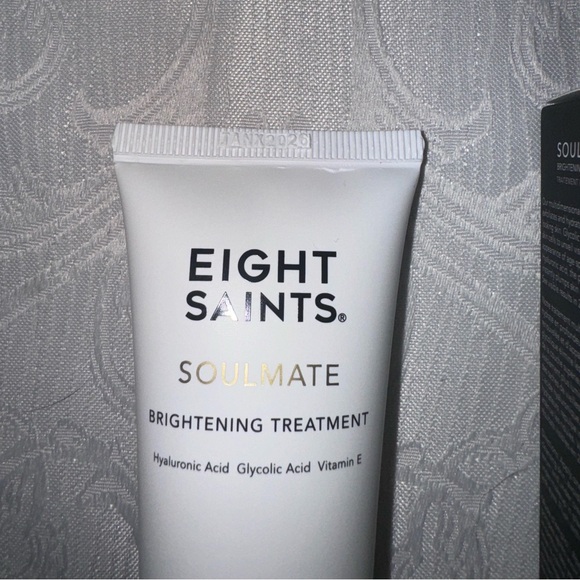 EIGHT SAINTS
SOULMATE
BRIGHTENING TREATMENT
Hyaluronic Acid Glycolic Acid, 1.7oz - Picture 4 of 12